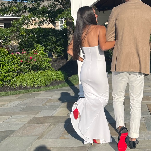 Revolve Dress the Population Paris Gown. Originally $250
Worn once. Dry cleaned - Picture 2 of 6